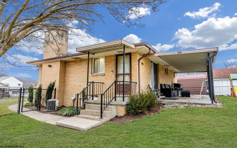 460 Broadway Avenue, Star City, West Virginia 26505, 3 Bedrooms Bedrooms, 5 Rooms Rooms,2 BathroomsBathrooms,Single Family Detached,For Sale,Broadway,10162973