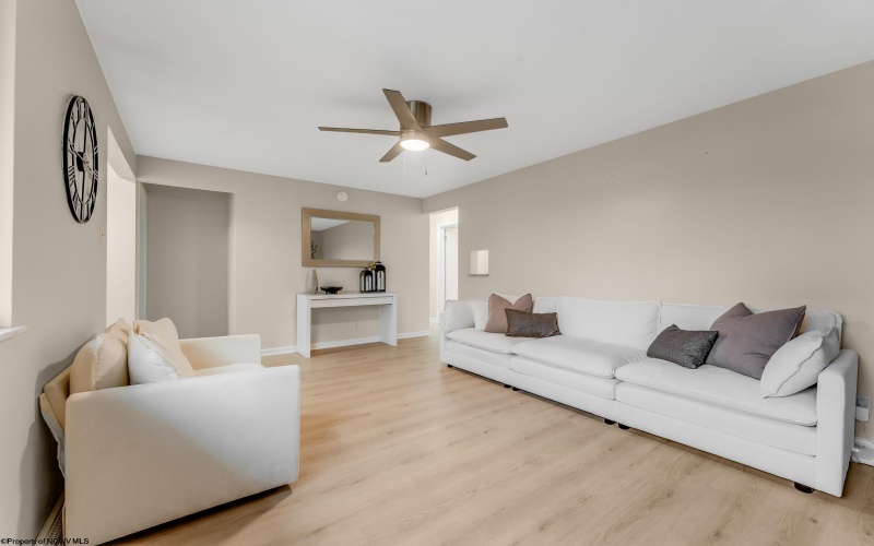 460 Broadway Avenue, Star City, West Virginia 26505, 3 Bedrooms Bedrooms, 5 Rooms Rooms,2 BathroomsBathrooms,Single Family Detached,For Sale,Broadway,10162973