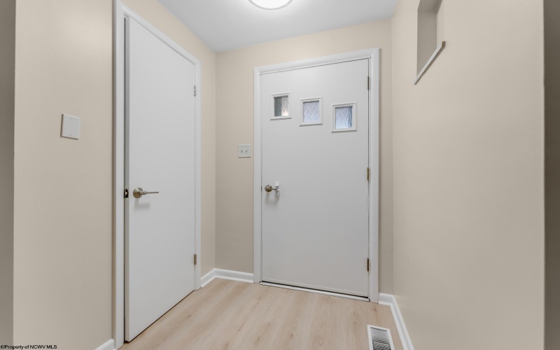 460 Broadway Avenue, Star City, West Virginia 26505, 3 Bedrooms Bedrooms, 5 Rooms Rooms,2 BathroomsBathrooms,Single Family Detached,For Sale,Broadway,10162973