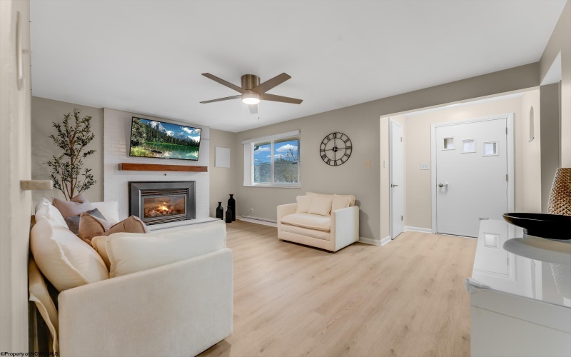 460 Broadway Avenue, Star City, West Virginia 26505, 3 Bedrooms Bedrooms, 5 Rooms Rooms,2 BathroomsBathrooms,Single Family Detached,For Sale,Broadway,10162973