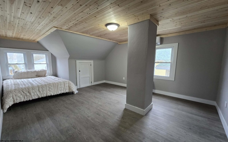 126 Anderson Street, Clarksburg, West Virginia 26301, 3 Bedrooms Bedrooms, 6 Rooms Rooms,1 BathroomBathrooms,Single Family Detached,For Sale,Anderson,10162968