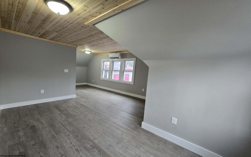 126 Anderson Street, Clarksburg, West Virginia 26301, 3 Bedrooms Bedrooms, 6 Rooms Rooms,1 BathroomBathrooms,Single Family Detached,For Sale,Anderson,10162968