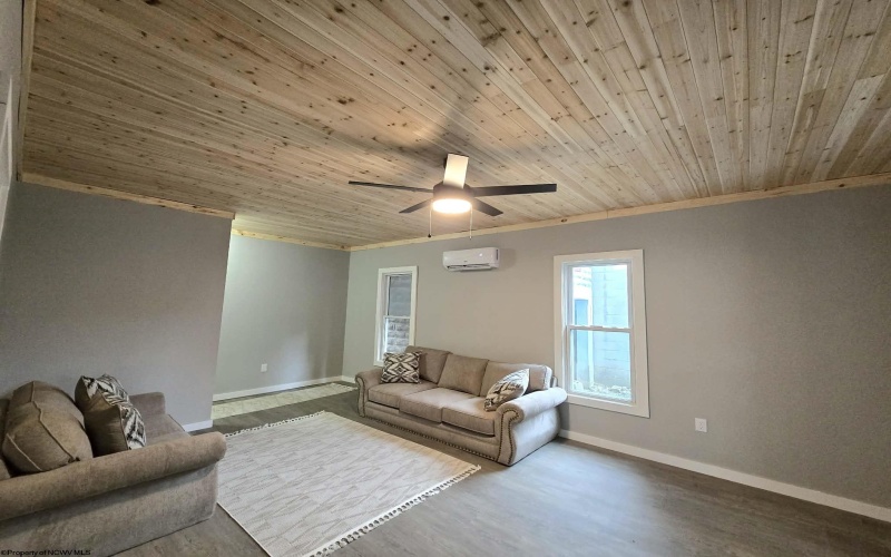 126 Anderson Street, Clarksburg, West Virginia 26301, 3 Bedrooms Bedrooms, 6 Rooms Rooms,1 BathroomBathrooms,Single Family Detached,For Sale,Anderson,10162968