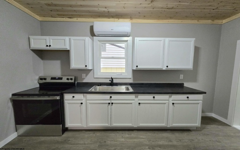 126 Anderson Street, Clarksburg, West Virginia 26301, 3 Bedrooms Bedrooms, 6 Rooms Rooms,1 BathroomBathrooms,Single Family Detached,For Sale,Anderson,10162968