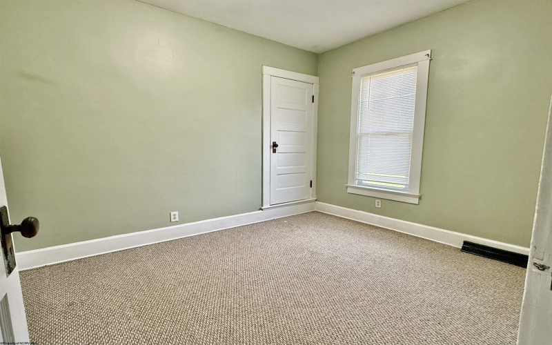 400 Highland Avenue, Fairmont, West Virginia 26554, 2 Bedrooms Bedrooms, 6 Rooms Rooms,1 BathroomBathrooms,Single Family Detached,For Sale,Highland,10162978