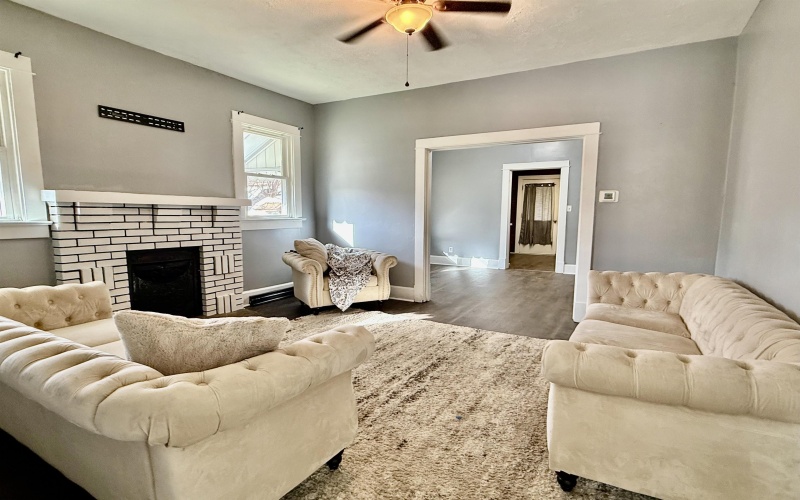 400 Highland Avenue, Fairmont, West Virginia 26554, 2 Bedrooms Bedrooms, 6 Rooms Rooms,1 BathroomBathrooms,Single Family Detached,For Sale,Highland,10162978