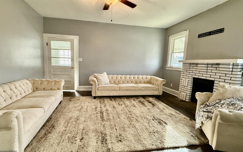 400 Highland Avenue, Fairmont, West Virginia 26554, 2 Bedrooms Bedrooms, 6 Rooms Rooms,1 BathroomBathrooms,Single Family Detached,For Sale,Highland,10162978