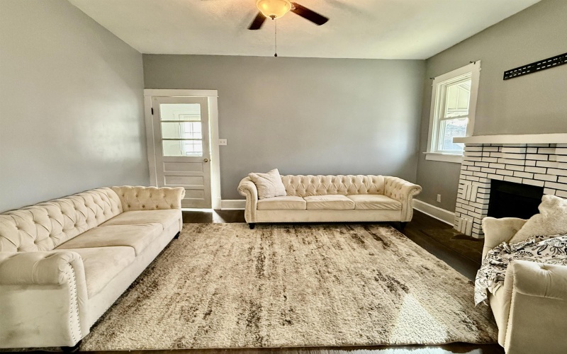 400 Highland Avenue, Fairmont, West Virginia 26554, 2 Bedrooms Bedrooms, 6 Rooms Rooms,1 BathroomBathrooms,Single Family Detached,For Sale,Highland,10162978