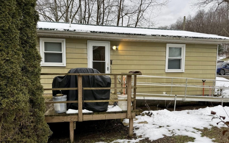 152 Spruce Street, Parsons, West Virginia 26287, 2 Bedrooms Bedrooms, 5 Rooms Rooms,1 BathroomBathrooms,Single Family Detached,For Sale,Spruce,10162988