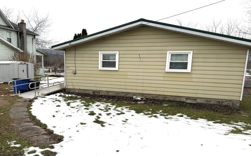 152 Spruce Street, Parsons, West Virginia 26287, 2 Bedrooms Bedrooms, 5 Rooms Rooms,1 BathroomBathrooms,Single Family Detached,For Sale,Spruce,10162988