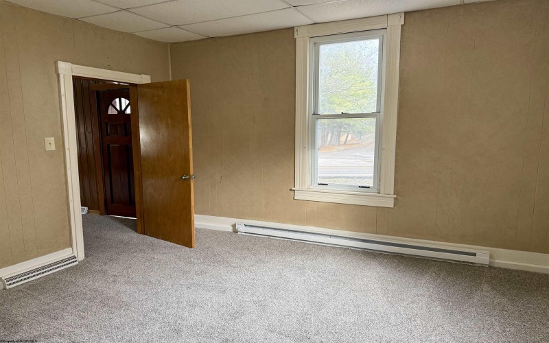 325 Morgantown Street, Kingwood, West Virginia 26537, 4 Bedrooms Bedrooms, 10 Rooms Rooms,1 BathroomBathrooms,Single Family Detached,For Sale,Morgantown,10162984