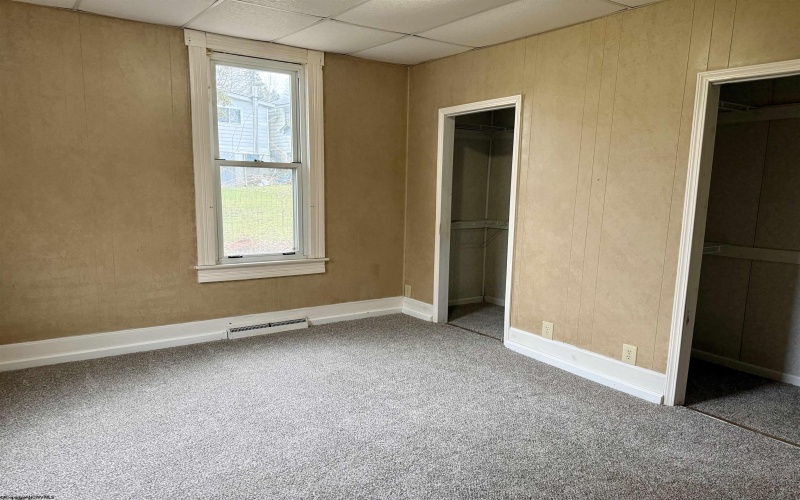 325 Morgantown Street, Kingwood, West Virginia 26537, 4 Bedrooms Bedrooms, 10 Rooms Rooms,1 BathroomBathrooms,Single Family Detached,For Sale,Morgantown,10162984