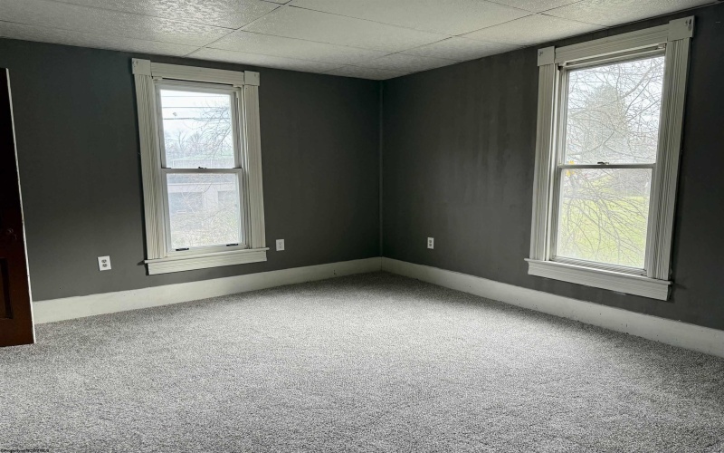 325 Morgantown Street, Kingwood, West Virginia 26537, 4 Bedrooms Bedrooms, 10 Rooms Rooms,1 BathroomBathrooms,Single Family Detached,For Sale,Morgantown,10162984