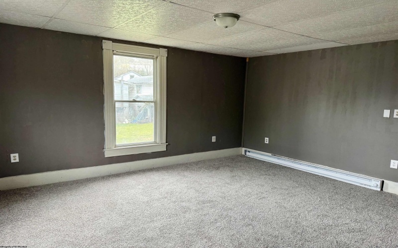 325 Morgantown Street, Kingwood, West Virginia 26537, 4 Bedrooms Bedrooms, 10 Rooms Rooms,1 BathroomBathrooms,Single Family Detached,For Sale,Morgantown,10162984