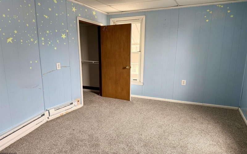 325 Morgantown Street, Kingwood, West Virginia 26537, 4 Bedrooms Bedrooms, 10 Rooms Rooms,1 BathroomBathrooms,Single Family Detached,For Sale,Morgantown,10162984