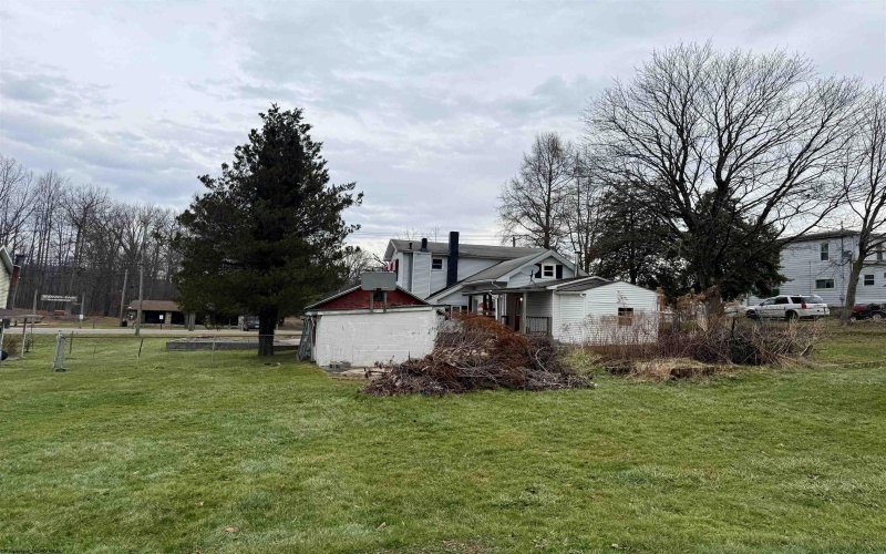 325 Morgantown Street, Kingwood, West Virginia 26537, 4 Bedrooms Bedrooms, 10 Rooms Rooms,1 BathroomBathrooms,Single Family Detached,For Sale,Morgantown,10162984