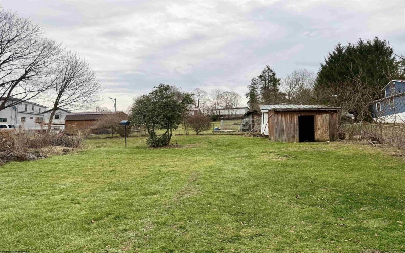 325 Morgantown Street, Kingwood, West Virginia 26537, 4 Bedrooms Bedrooms, 10 Rooms Rooms,1 BathroomBathrooms,Single Family Detached,For Sale,Morgantown,10162984