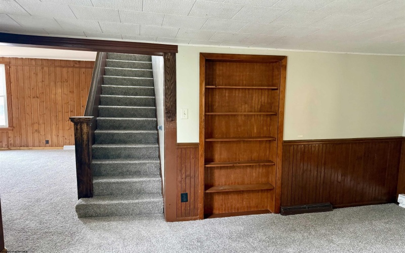 325 Morgantown Street, Kingwood, West Virginia 26537, 4 Bedrooms Bedrooms, 10 Rooms Rooms,1 BathroomBathrooms,Single Family Detached,For Sale,Morgantown,10162984