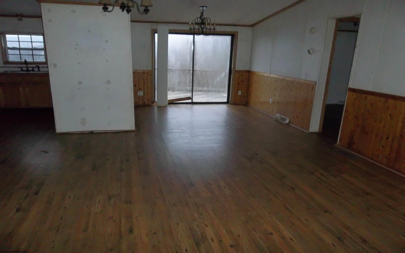 352 arlington Avenue, Terra Alta, West Virginia 26764-1342, 3 Bedrooms Bedrooms, 7 Rooms Rooms,1 BathroomBathrooms,Single Family Detached,For Sale,arlington,10162982