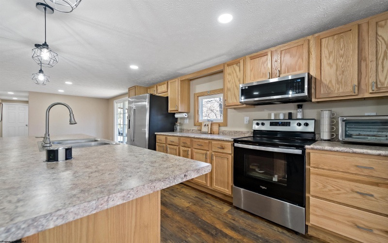 3368 Owl Creek Road, Morgantown, West Virginia 26508, 3 Bedrooms Bedrooms, 6 Rooms Rooms,2 BathroomsBathrooms,Single Family Detached,For Sale,Owl Creek,10162980