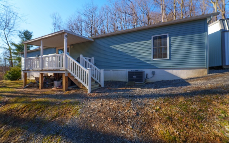 3368 Owl Creek Road, Morgantown, West Virginia 26508, 3 Bedrooms Bedrooms, 6 Rooms Rooms,2 BathroomsBathrooms,Single Family Detached,For Sale,Owl Creek,10162980
