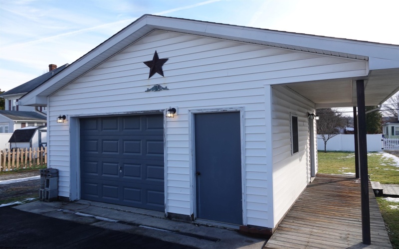 22 Marion Street, Buckhannon, West Virginia 26201-9998, 3 Bedrooms Bedrooms, 7 Rooms Rooms,2 BathroomsBathrooms,Single Family Detached,For Sale,Marion,10162981