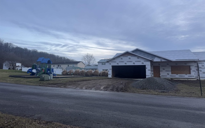 119 Cliffside Drive, Clarksburg, West Virginia 26301, 3 Bedrooms Bedrooms, 6 Rooms Rooms,2 BathroomsBathrooms,Single Family Detached,For Sale,Cliffside,10162997