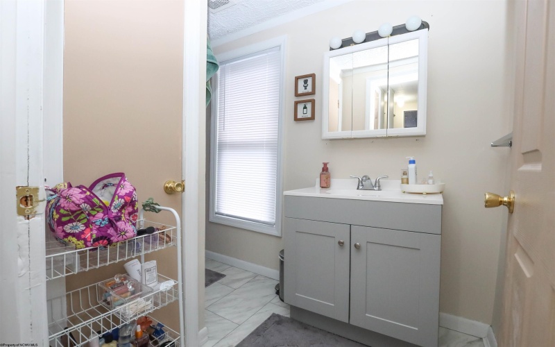 909 College Avenue, Morgantown, West Virginia 26508, 3 Bedrooms Bedrooms, 10 Rooms Rooms,2 BathroomsBathrooms,Residential Rentals,For Rent,College,10162670