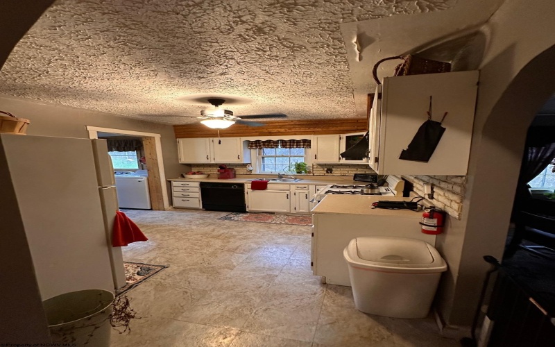 1226 Boulevard Avenue, Fairmont, West Virginia 26554, 3 Bedrooms Bedrooms, 7 Rooms Rooms,1 BathroomBathrooms,Single Family Detached,For Sale,Boulevard,10163002 1226 Boulevard Avenue, Fairmont, West Virginia 26554, 3 Bedrooms Bedrooms, 7 Rooms Rooms,1 BathroomBathrooms,Single Family Detached,For Sale,Boulevard,10163002