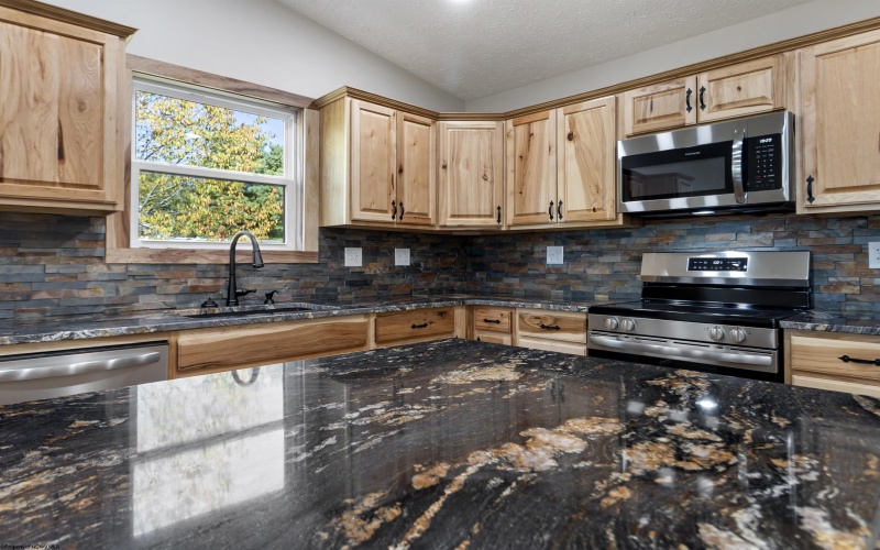 100 Maple Street, Masontown, West Virginia 26542-9649, 4 Bedrooms Bedrooms, 8 Rooms Rooms,2 BathroomsBathrooms,Single Family Detached,For Sale,Maple,10161662