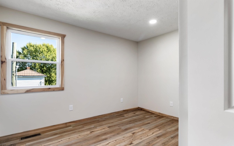 100 Maple Street, Masontown, West Virginia 26542-9649, 4 Bedrooms Bedrooms, 8 Rooms Rooms,2 BathroomsBathrooms,Single Family Detached,For Sale,Maple,10161662