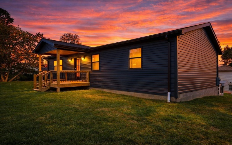 100 Maple Street, Masontown, West Virginia 26542-9649, 4 Bedrooms Bedrooms, 8 Rooms Rooms,2 BathroomsBathrooms,Single Family Detached,For Sale,Maple,10161662