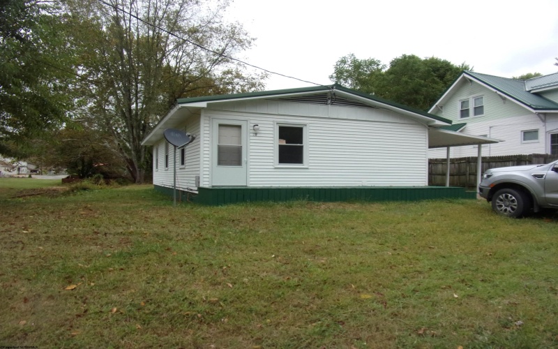 18 Cleveland Avenue, Buckhannon, West Virginia 26201, 3 Bedrooms Bedrooms, 5 Rooms Rooms,1 BathroomBathrooms,Single Family Detached,For Sale,Cleveland,10161686