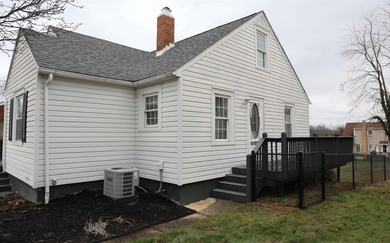 3508 Lindberg Way, Weirton, West Virginia 26062, 3 Bedrooms Bedrooms, 5 Rooms Rooms,1 BathroomBathrooms,Single Family Detached,For Sale,Lindberg,10163012