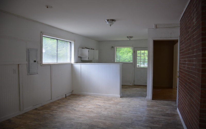 1251 Briercliff Road, Bridgeport, West Virginia 26330, 3 Bedrooms Bedrooms, 6 Rooms Rooms,1 BathroomBathrooms,Single Family Detached,For Sale,Briercliff,10159555