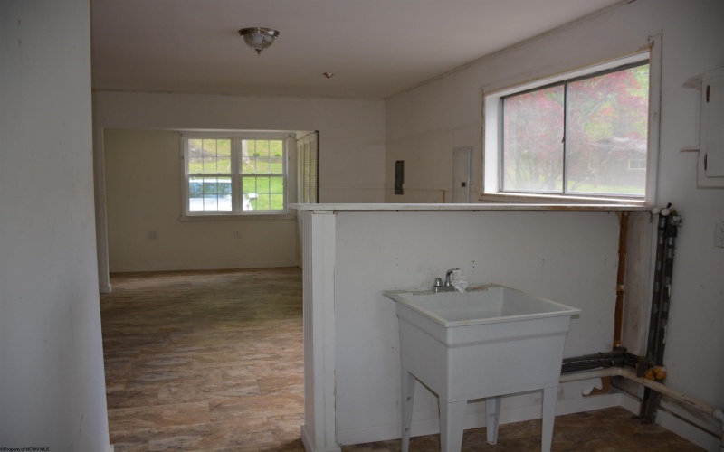 1251 Briercliff Road, Bridgeport, West Virginia 26330, 3 Bedrooms Bedrooms, 6 Rooms Rooms,1 BathroomBathrooms,Single Family Detached,For Sale,Briercliff,10159555