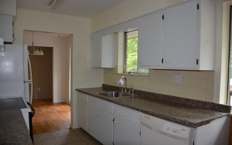 1251 Briercliff Road, Bridgeport, West Virginia 26330, 3 Bedrooms Bedrooms, 6 Rooms Rooms,1 BathroomBathrooms,Single Family Detached,For Sale,Briercliff,10159555