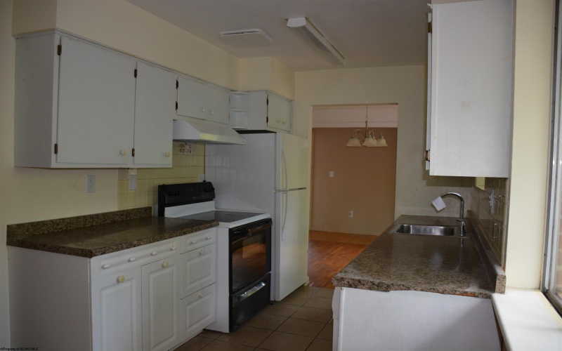 1251 Briercliff Road, Bridgeport, West Virginia 26330, 3 Bedrooms Bedrooms, 6 Rooms Rooms,1 BathroomBathrooms,Single Family Detached,For Sale,Briercliff,10159555