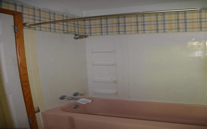 1251 Briercliff Road, Bridgeport, West Virginia 26330, 3 Bedrooms Bedrooms, 6 Rooms Rooms,1 BathroomBathrooms,Single Family Detached,For Sale,Briercliff,10159555