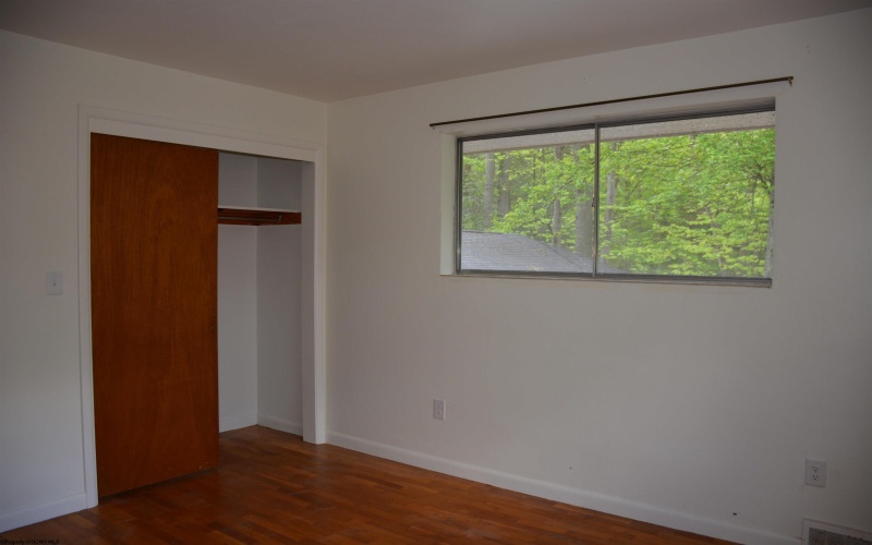 1251 Briercliff Road, Bridgeport, West Virginia 26330, 3 Bedrooms Bedrooms, 6 Rooms Rooms,1 BathroomBathrooms,Single Family Detached,For Sale,Briercliff,10159555