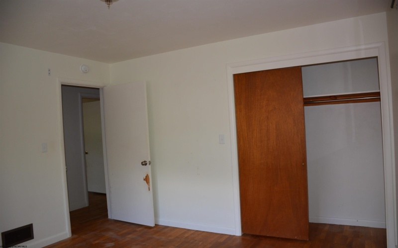 1251 Briercliff Road, Bridgeport, West Virginia 26330, 3 Bedrooms Bedrooms, 6 Rooms Rooms,1 BathroomBathrooms,Single Family Detached,For Sale,Briercliff,10159555