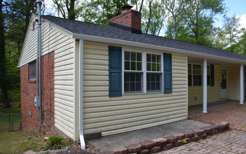 1251 Briercliff Road, Bridgeport, West Virginia 26330, 3 Bedrooms Bedrooms, 6 Rooms Rooms,1 BathroomBathrooms,Single Family Detached,For Sale,Briercliff,10159555