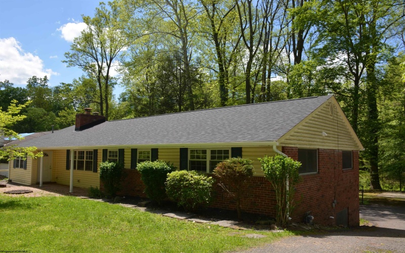 1251 Briercliff Road, Bridgeport, West Virginia 26330, 3 Bedrooms Bedrooms, 6 Rooms Rooms,1 BathroomBathrooms,Single Family Detached,For Sale,Briercliff,10159555