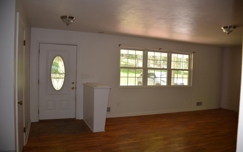 1251 Briercliff Road, Bridgeport, West Virginia 26330, 3 Bedrooms Bedrooms, 6 Rooms Rooms,1 BathroomBathrooms,Single Family Detached,For Sale,Briercliff,10159555