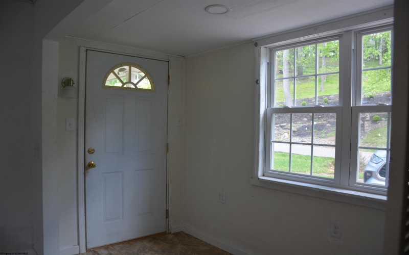 1251 Briercliff Road, Bridgeport, West Virginia 26330, 3 Bedrooms Bedrooms, 6 Rooms Rooms,1 BathroomBathrooms,Single Family Detached,For Sale,Briercliff,10159555