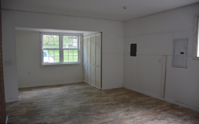 1251 Briercliff Road, Bridgeport, West Virginia 26330, 3 Bedrooms Bedrooms, 6 Rooms Rooms,1 BathroomBathrooms,Single Family Detached,For Sale,Briercliff,10159555