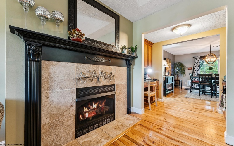 3 Banner Place, Morgantown, West Virginia 26508, 4 Bedrooms Bedrooms, 7 Rooms Rooms,3 BathroomsBathrooms,Single Family Attached,For Sale,Banner,10160566