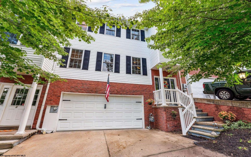 3 Banner Place, Morgantown, West Virginia 26508, 4 Bedrooms Bedrooms, 7 Rooms Rooms,3 BathroomsBathrooms,Single Family Attached,For Sale,Banner,10160566