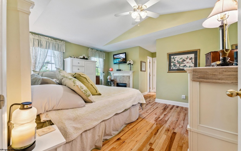 3 Banner Place, Morgantown, West Virginia 26508, 4 Bedrooms Bedrooms, 7 Rooms Rooms,3 BathroomsBathrooms,Single Family Attached,For Sale,Banner,10160566