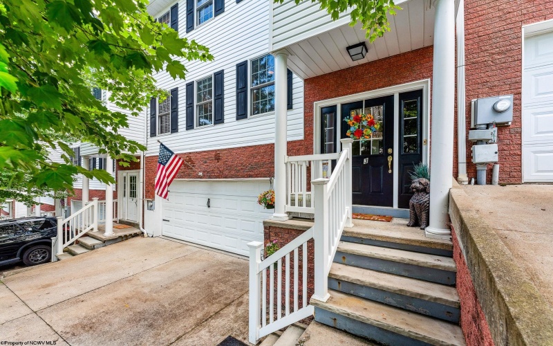 3 Banner Place, Morgantown, West Virginia 26508, 4 Bedrooms Bedrooms, 7 Rooms Rooms,3 BathroomsBathrooms,Single Family Attached,For Sale,Banner,10160566